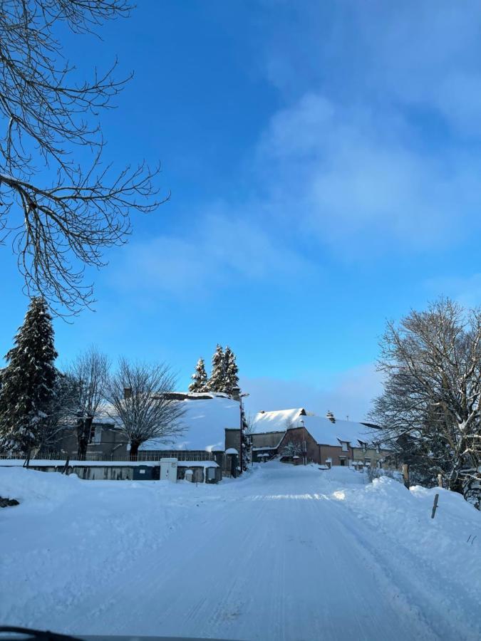Auberge Du Cezallier Montgreleix Eksteriør bilde