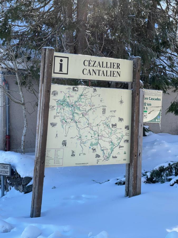 Auberge Du Cezallier Montgreleix Eksteriør bilde