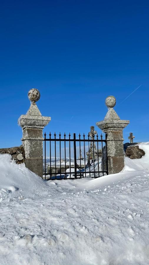 Auberge Du Cezallier Montgreleix Eksteriør bilde
